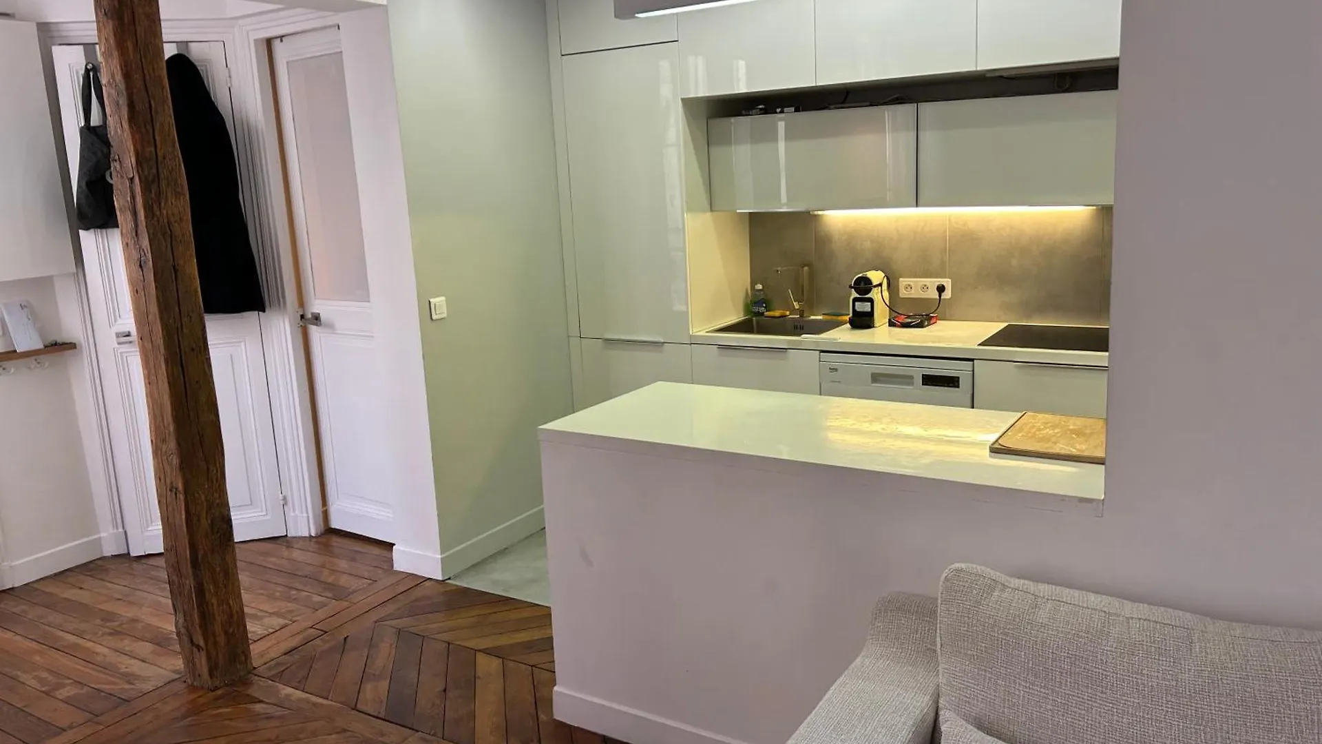 Typical Parisian Flat By Montmartre * 파리